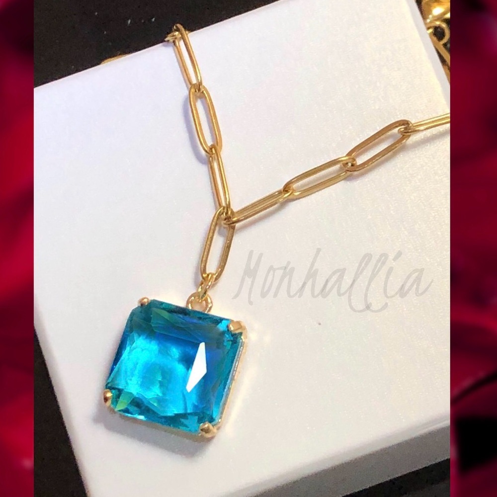 ICE CUBE TURQUOISE BLUE EMERALD CUT GOLD TRANSLUCENT PAPERCLIP LUCITE NECKLACE